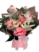 Load image into Gallery viewer, Luxury Unique bouquet gift