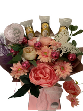 Load image into Gallery viewer, Mother’s Day Ferrero rocher & Lindor chocolate bouquet
