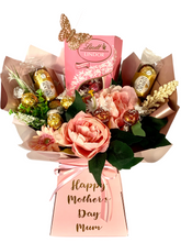 Load image into Gallery viewer, Personalised Ferrero Rocher & lindor Chocolate bouquet