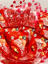 Load image into Gallery viewer, Personalised Valentines maltesers chocolate bouquet- valentines gift
