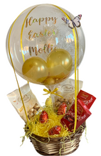 Load image into Gallery viewer, Personalised balloon lindor chocolate basket