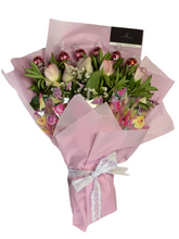 Load image into Gallery viewer, 6 pink fresh flowers/roses hand held chocolate bouquet
