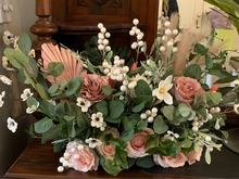 Load image into Gallery viewer, Beautiful bridal table top centre piece
