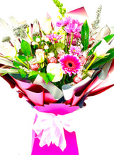 Load image into Gallery viewer, Fresh flowers bouquet- pink Personalised fresh flowers with lindor chocolates