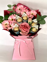 Load image into Gallery viewer, Beautiful Ferrero Rocher chocolate bouquet with real cash