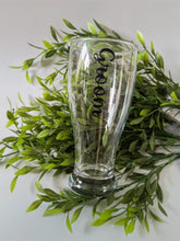 Load image into Gallery viewer, Personalised Groom/Groomsman/Best-man pint wedding glasses