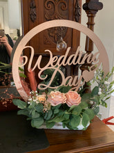 Load image into Gallery viewer, Floral table top wedding day centre piece