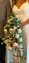 Load image into Gallery viewer, Beautiful Extra large tear drop bridal bouquet