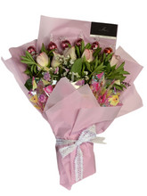 Load image into Gallery viewer, 6 pink fresh flowers/roses hand held chocolate bouquet
