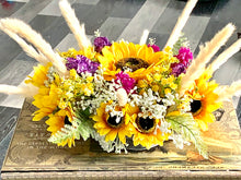 Load image into Gallery viewer, Stunning sunflowers table centrepiece
