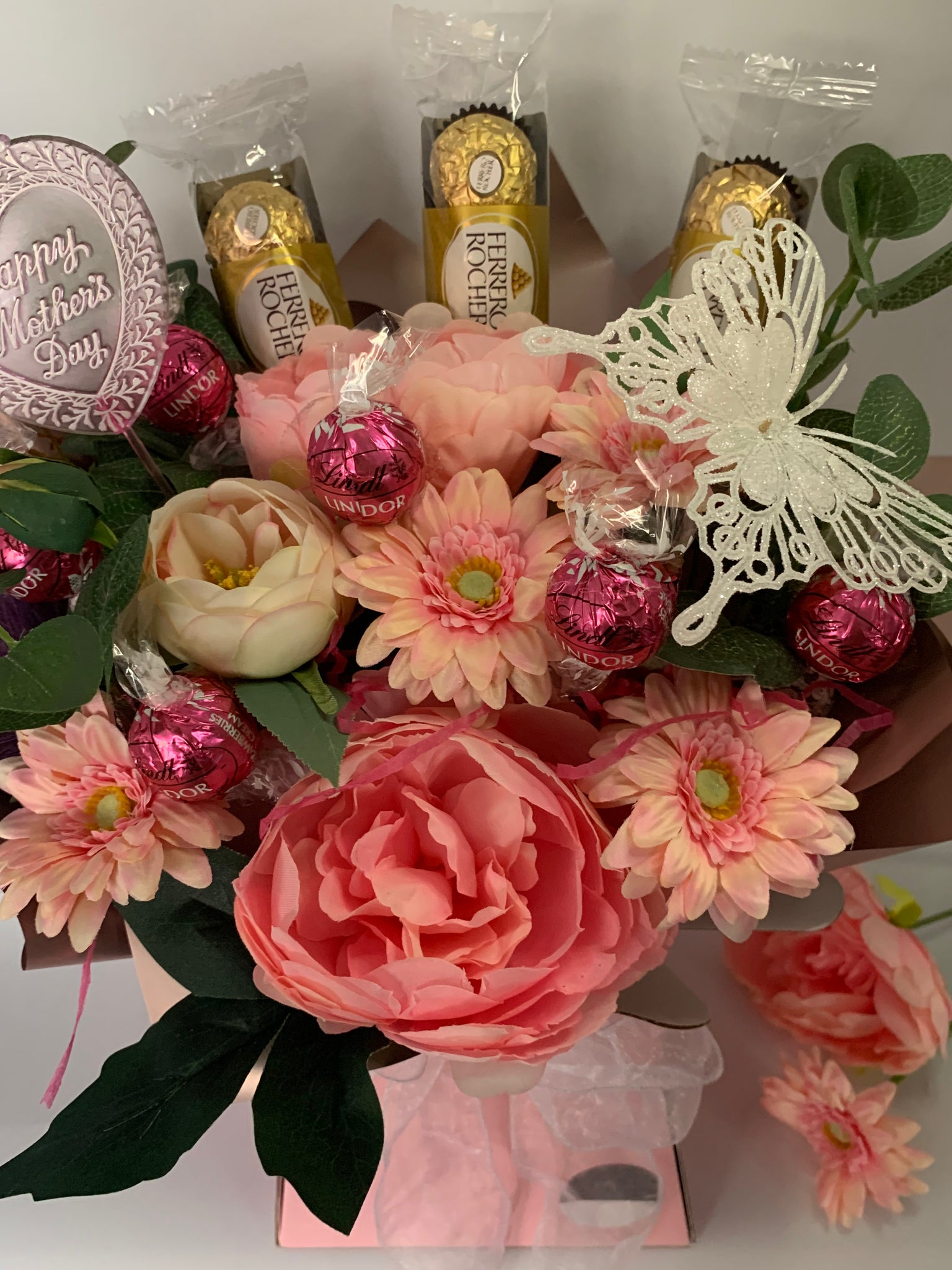 Mother day flowers and chocolates deals delivered